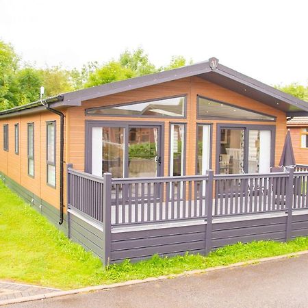Penny Lodge With Hot Tub Malton Exterior foto